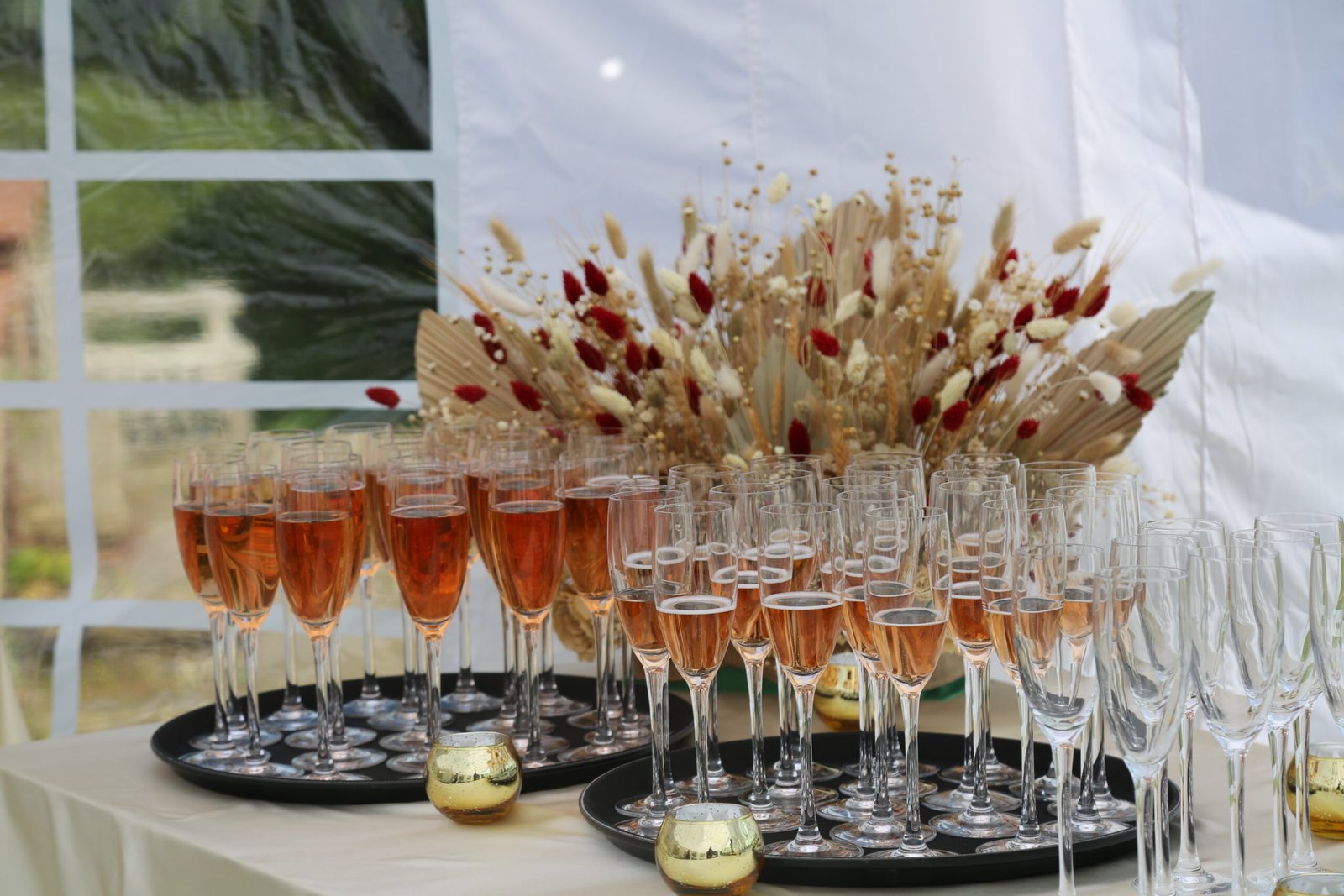 How to Choose the Perfect Party Food Platters and Catering for Large Events